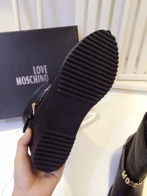 揭秘高端品質皮毛一體雪地靴 從工廠直供到實體代理的全鏈路解析